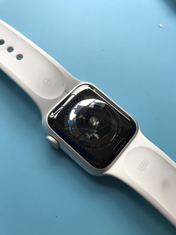 Wymiana tylnej szybki Apple Watch